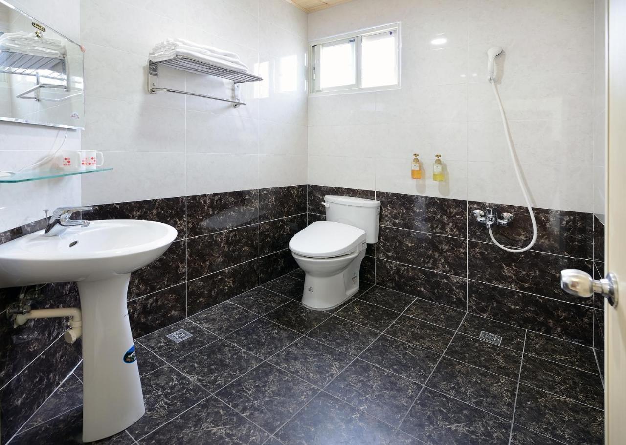 魚礁十五號民宿 Fishhome 15 無電梯 No Elevator 不接待六歲以下兒童 New Taipei City エクステリア 写真